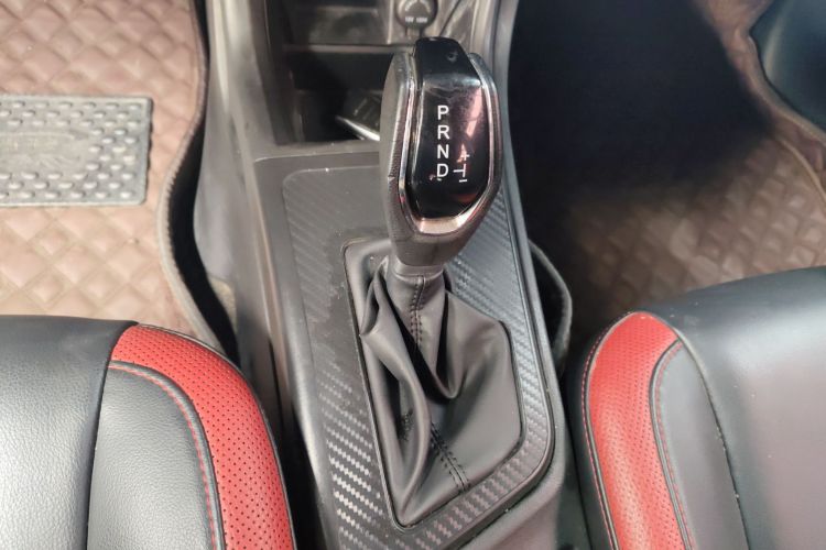 纳智捷 U5 SUV 2017款 1.6L CVT名士版中控内饰18