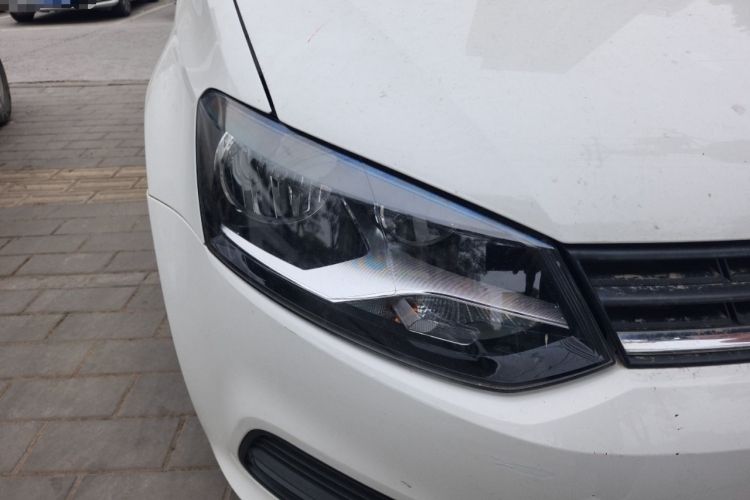 大众 Polo 2016款 1.4L 手动风尚型车身外观8