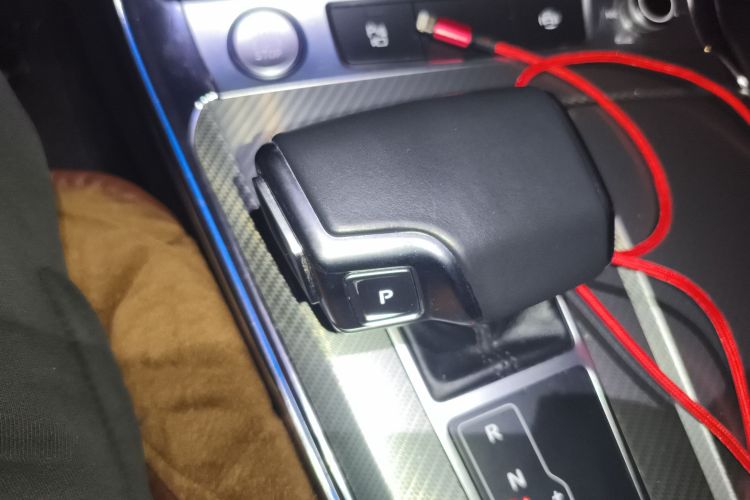 奥迪A6L 2020款 40 TFSI 豪华致雅型中控内饰18