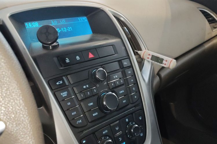 别克 英朗 2013款 GT 1.6L 自动时尚版中控内饰16