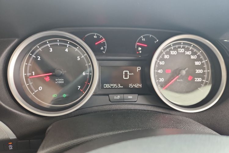 标致408 2019款 350THP 自动豪华版 国V中控内饰14