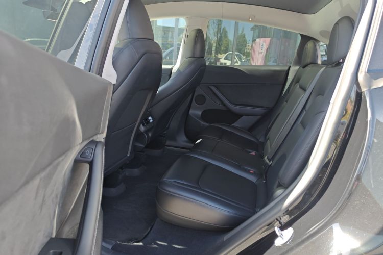 特斯拉 Model Y 2022款 改款 后轮驱动版中控内饰21