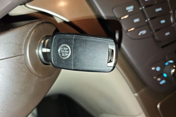 别克 君威 2012款 2.0L 舒适版中控内饰7001