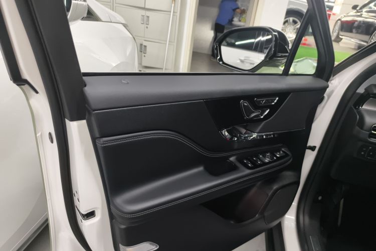 林肯 冒险家新能源 2021款 PHEV 四驱e享版中控内饰7007