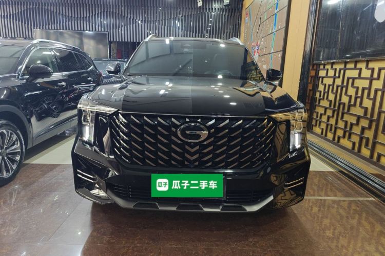 广汽传祺 传祺GS8 2024款 领航系列 2.0TGDI 两驱豪华智联版车身外观2