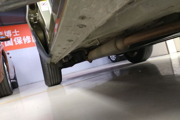 长安CS75 2016款 1.8T 自动精英型 国V局部细节9001