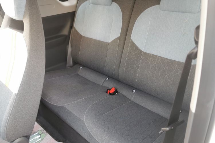 吉利银河 2024款 熊猫mini 200km 耐力熊中控内饰7004