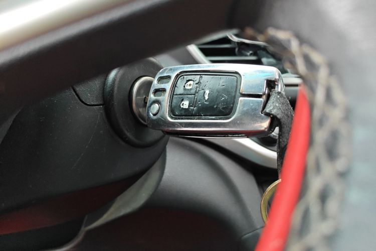 别克 英朗 2019款 18T 自动互联精英型 国VI中控内饰11