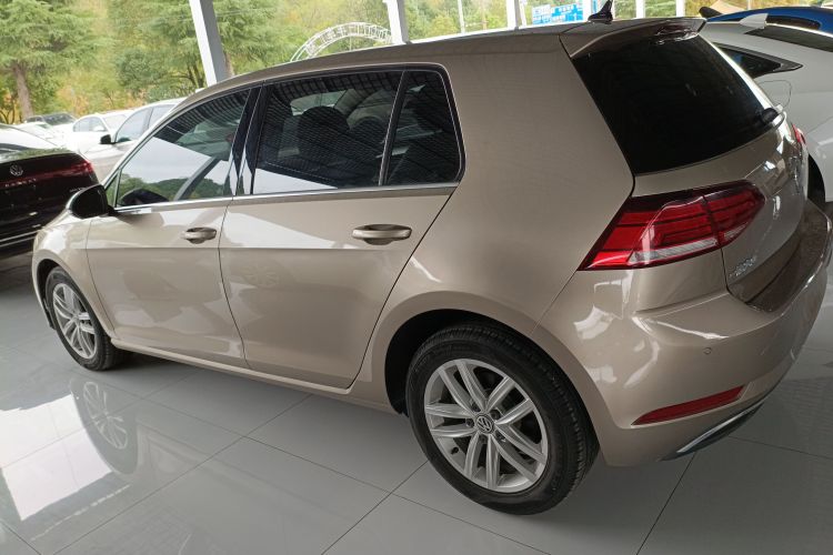 大众 高尔夫 2018款 230TSI 自动舒适型车身外观4