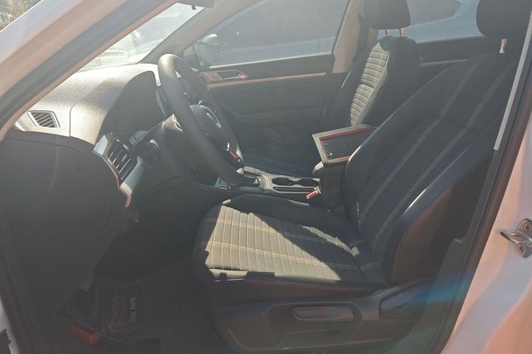 大众 朗逸 2019款 280TSI DSG舒适版 国VI中控内饰19