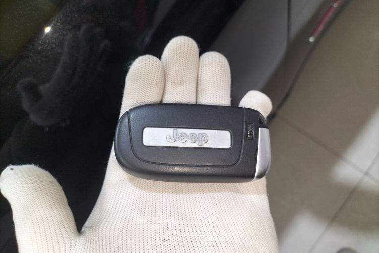 Jeep 指南者 2021款 220T 自动领先版中控内饰7001