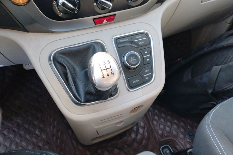 江淮瑞风 瑞风M3 2019款 宜家版 1.8L 豪华智能型中控内饰18