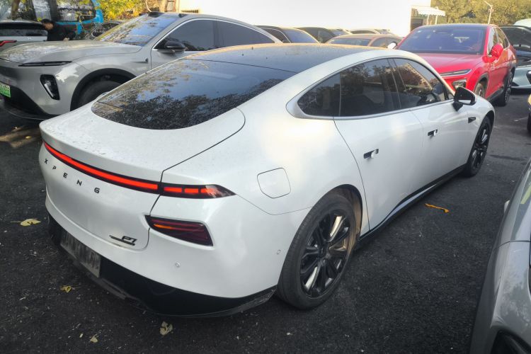 小鹏P7 2020款 670E车身外观7