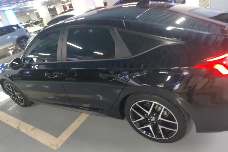 本田 思域 2023款 HATCHBACK 240TURBO 手动极劲版车身外观6003