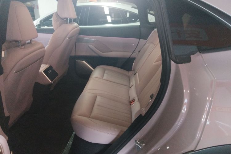 乐道L60 2024款 60kWh 后驱版中控内饰7004