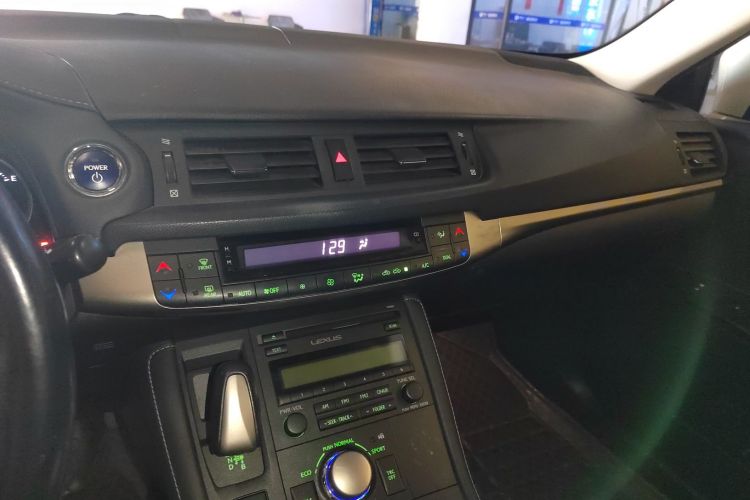 雷克萨斯CT 2014款 CT200h 精英版 单色中控内饰16