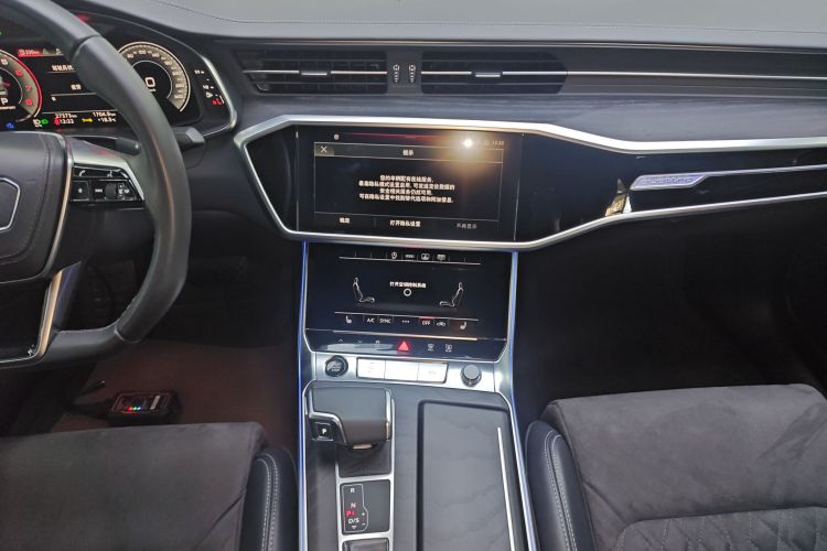奥迪A6L 2024款 55 TFSI quattro 尊享动感型中控内饰16