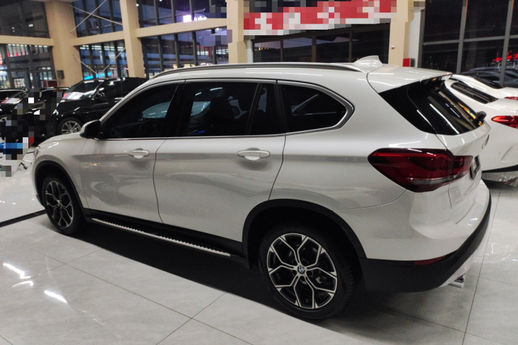 宝马X1 2022款 sDrive25Li 领先型车身外观4