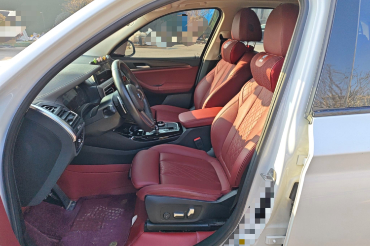 宝马X3 2022款 xDrive30i 领先型 M曜夜套装中控内饰19