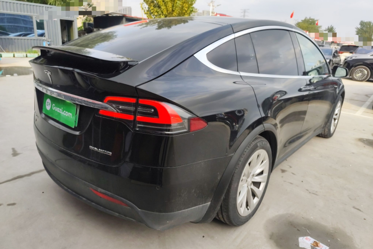 特斯拉 2016款 Model X 75D车身外观7