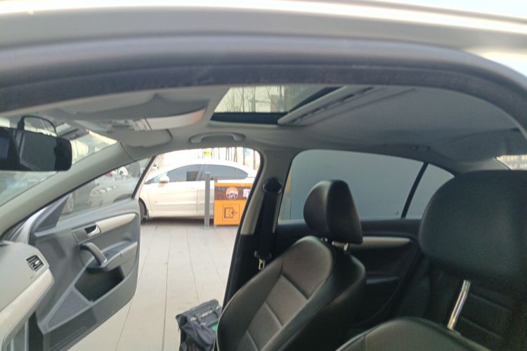 大众 朗逸 2013款 改款经典 1.6L 自动舒适版中控内饰22