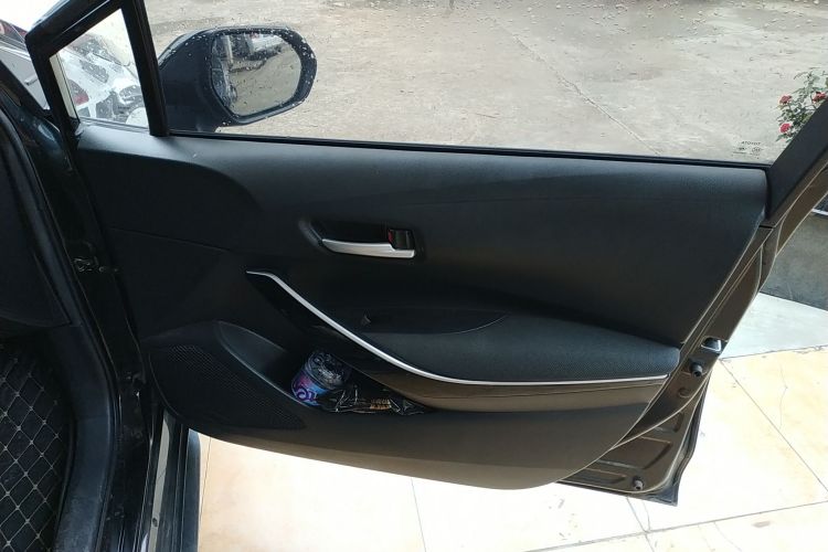 丰田 雷凌 2021款 双擎 1.8H E-CVT豪华版中控内饰7004