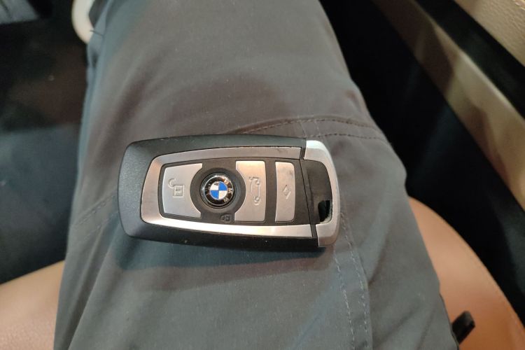 宝马7系 2014款 730Li 臻享型中控内饰11
