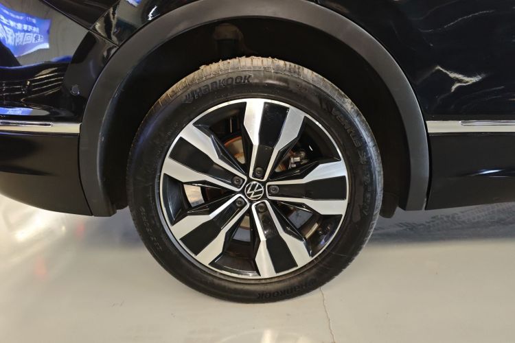 大众 途观L 2023款 改款 330TSI 自动两驱R-Line越享版车身外观6008