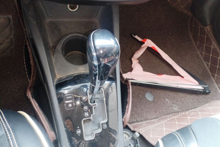 东风风神AX3 2016款 1.5L 自动尚酷型中控内饰18