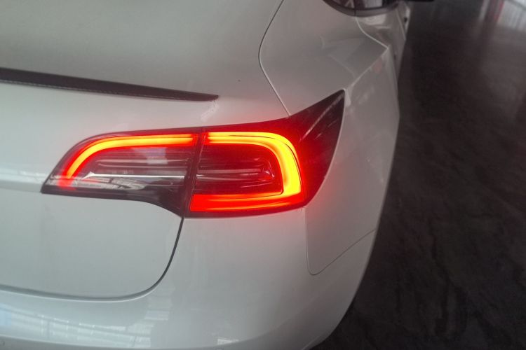 特斯拉 Model 3 2022款 后轮驱动版车身外观6006