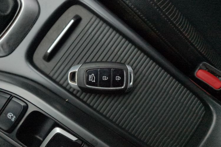 现代 菲斯塔 2019款 280TGDi 运动版 国V中控内饰11