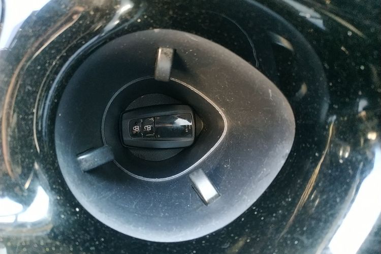 丰田 奕泽IZOA 2020款 2.0L 奕驰版中控内饰7001