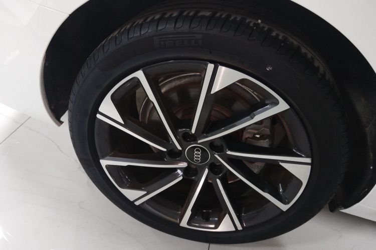 奥迪A4L 2022款 40 TFSI 时尚致雅型车身外观6008