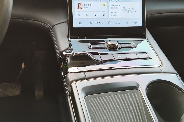 蔚来ES8 2020款 450KM 六座版中控内饰18