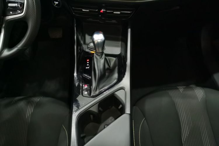 荣威i5 2021款 1.5L CVT铂金版中控内饰18