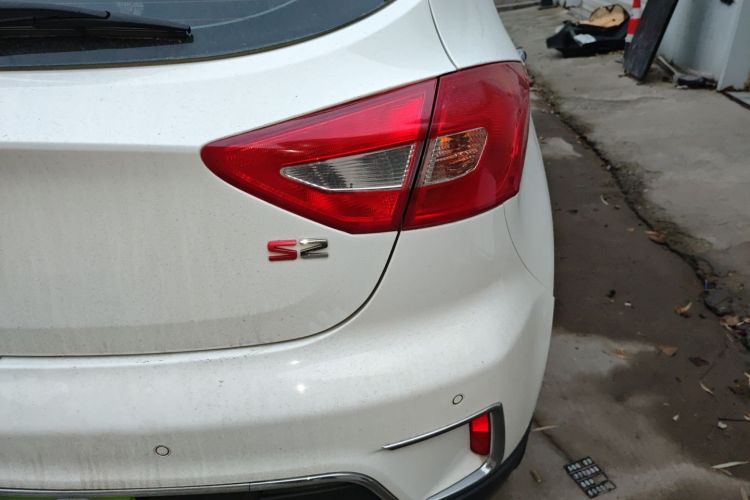 江汽集团 瑞风S2 2015款 1.5L CVT豪华智能型车身外观9