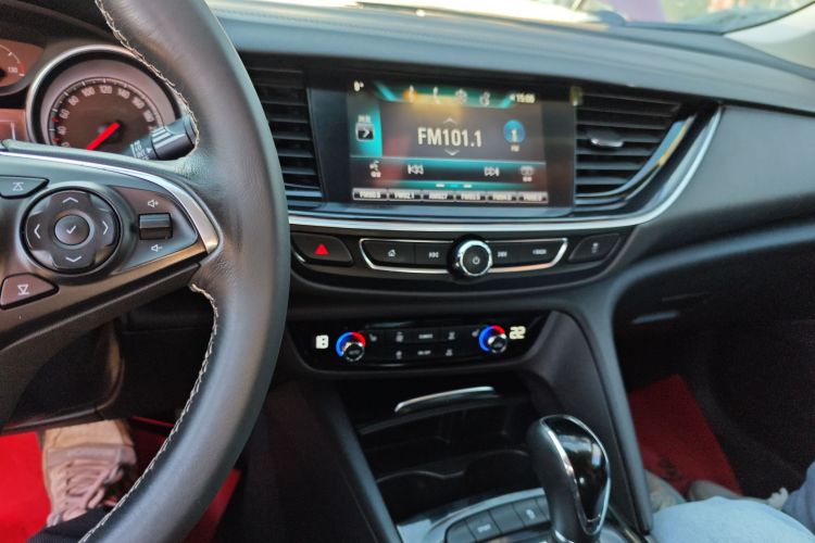 别克 君威 2017款 20T 精英型局部细节16