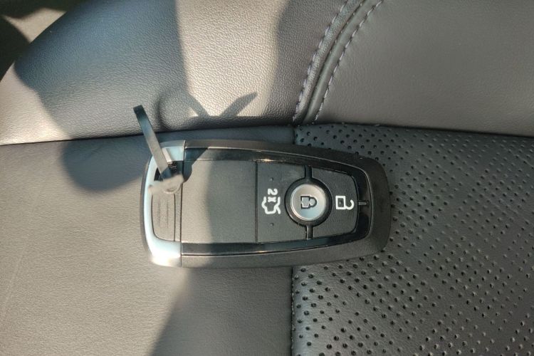 福特 金牛座 2019款 EcoBoost 245 尊享版中控内饰11