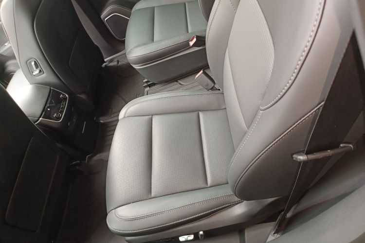 理想汽车 理想ONE 2021款 增程6座版中控内饰21