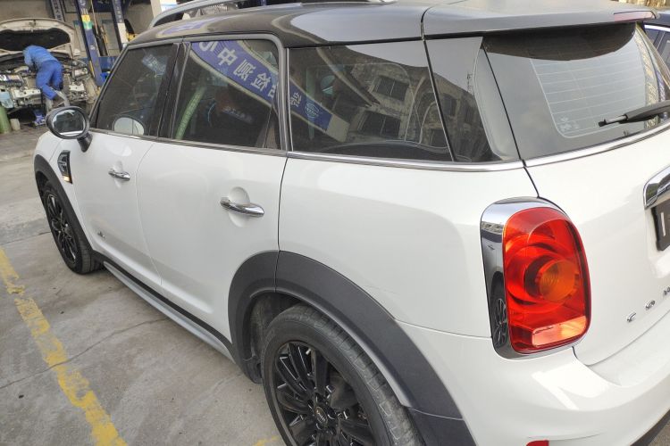MINI Countryman 2019款 1.5T COOPER ALL4 艺术家周末旅行版车身外观6003