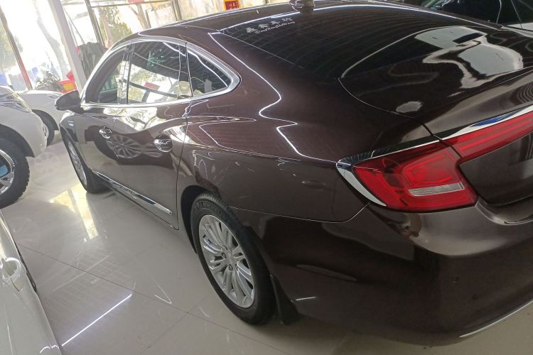 别克 君越 2018款 20T 精英型车身外观4