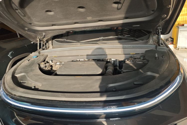 理想汽车 理想L7 2023款 Pro机舱底盘24