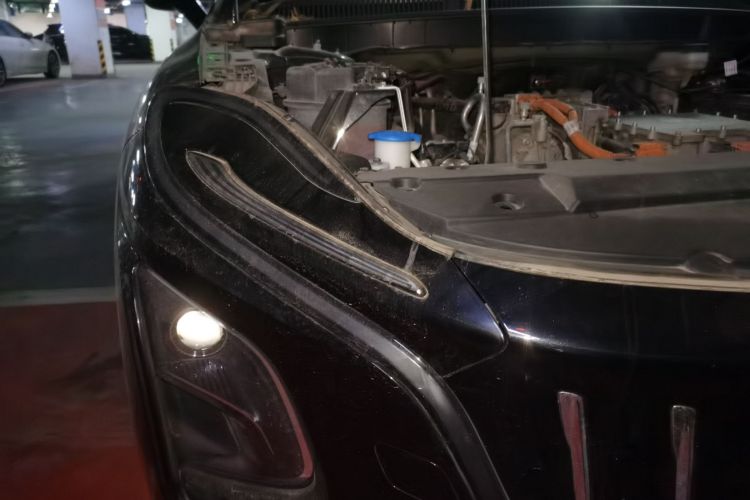 红旗E-QM5 2023款 改款 基础出行版车身外观8