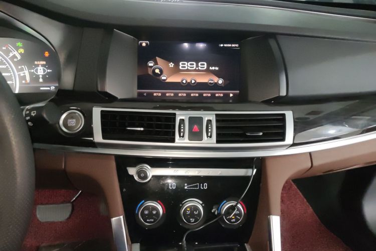 哈弗H7 2018款 改款 蓝标H7 2.0T 自动智享型中控内饰16