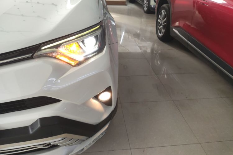 丰田 RAV4荣放 2018款 2.5L 自动四驱精英i版局部细节36