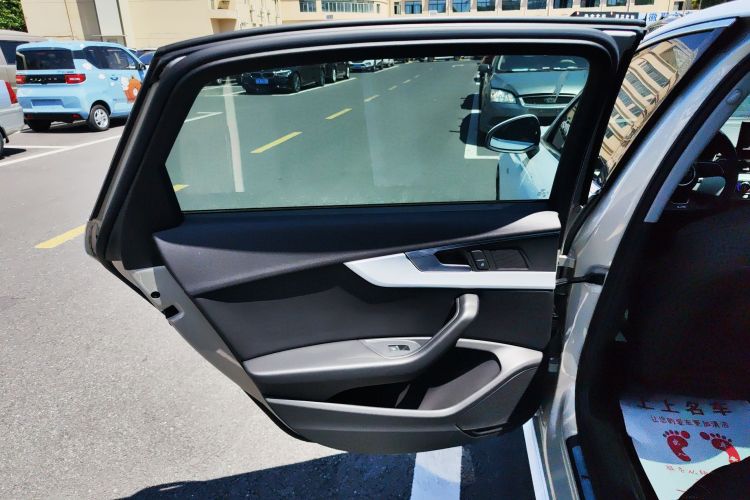 奥迪A4L 2020款 40 TFSI 豪华动感型中控内饰49