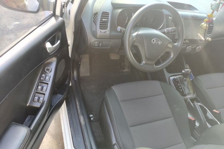 起亚K3 2016款 1.6L 自动GL中控内饰20