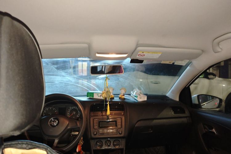 大众 Polo 2014款 1.4L 手动风尚版中控内饰22