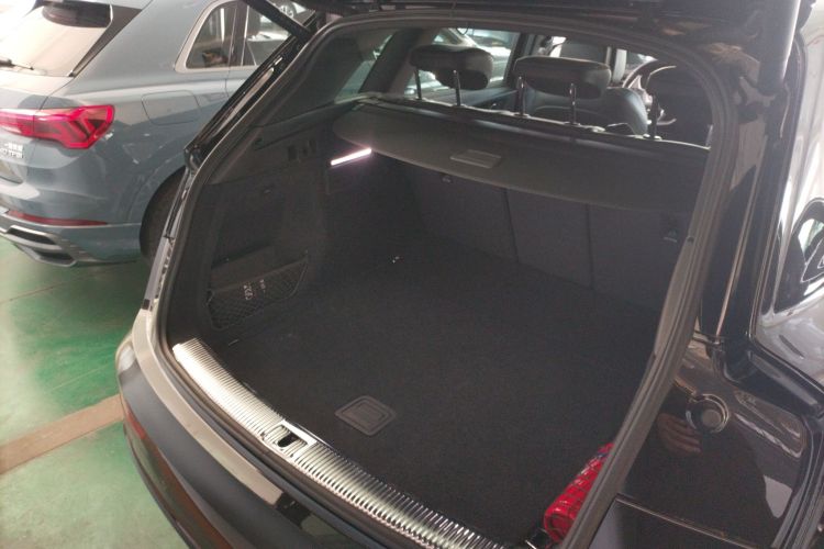 奥迪Q5L 2025款 45周年典藏版 40 TFSI 豪华动感型局部细节23