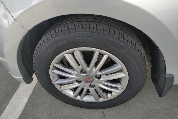 五菱汽车 五菱宏光 2015款 1.5L S1标准国V车身外观6004